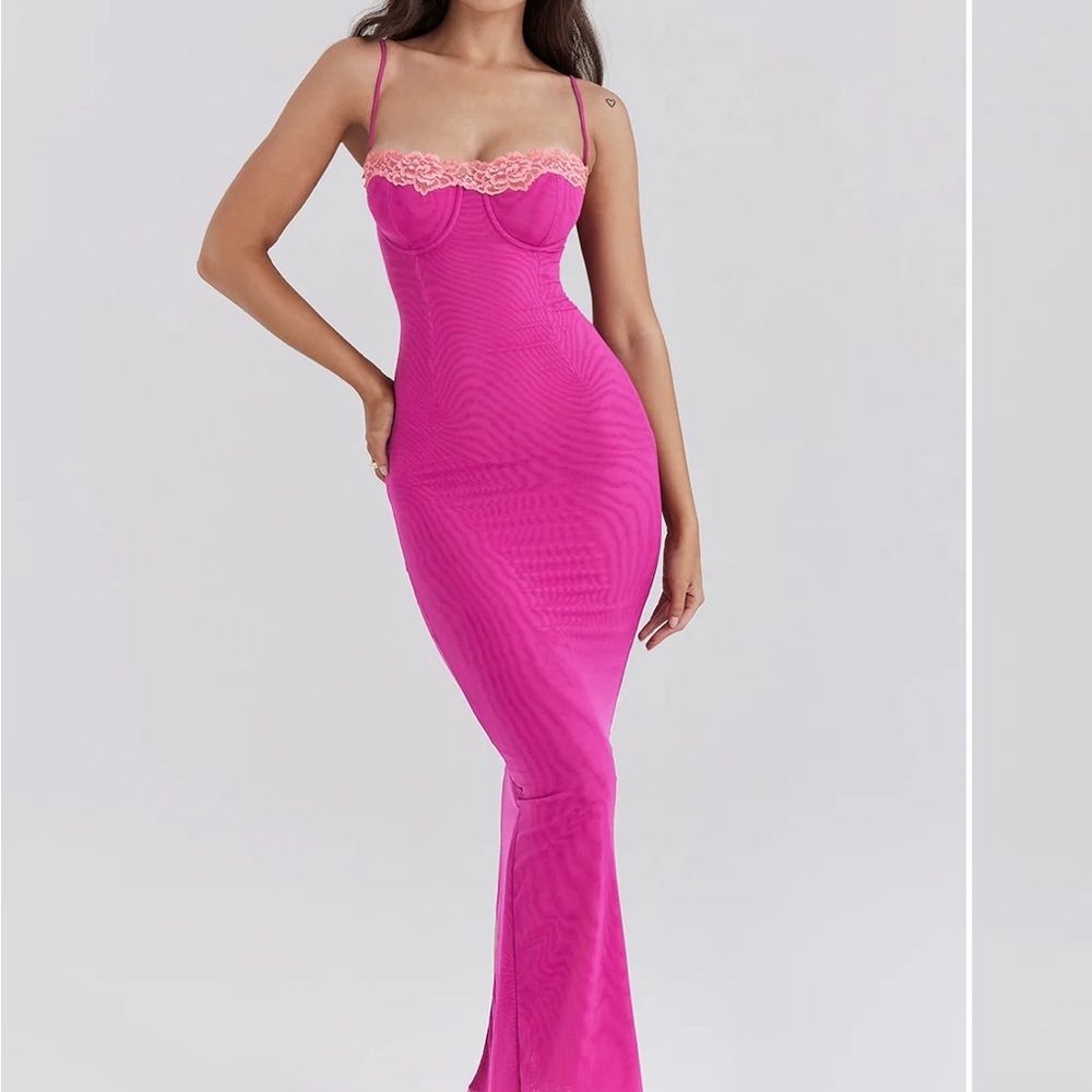 House of CB Aiza Underwire Cocktail Dress
Size small